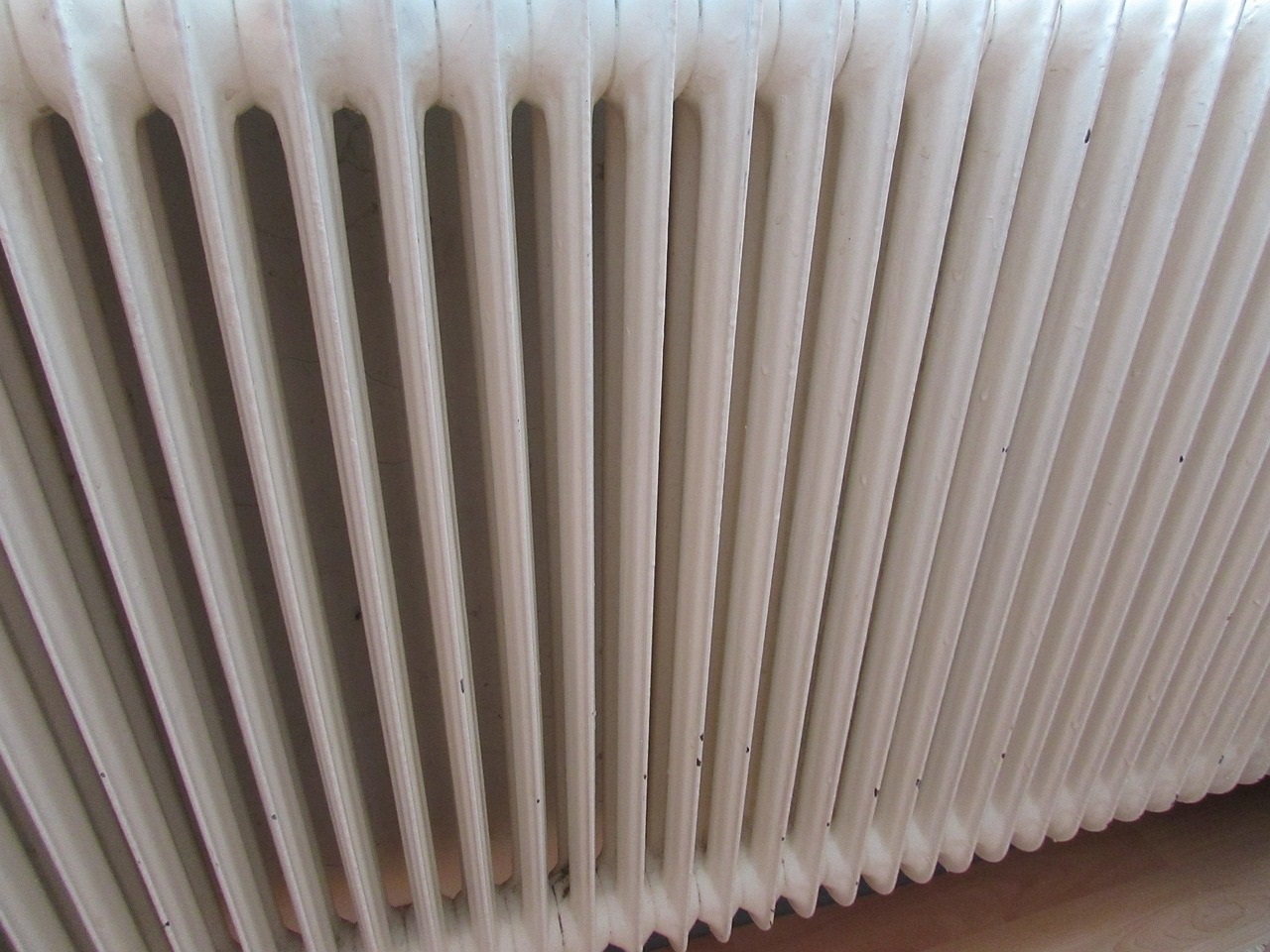 Een radiator verven Een radiator verven