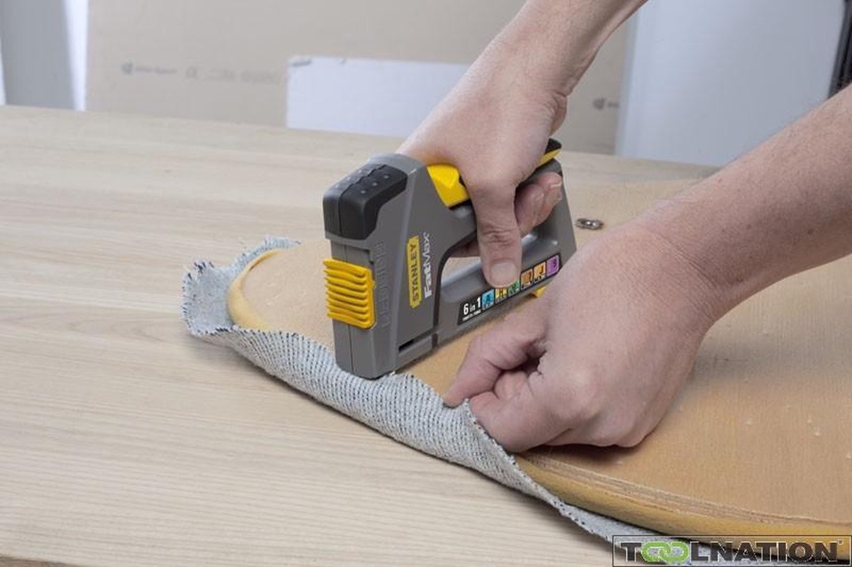 Handtacker gebruiken Handtacker gebruiken